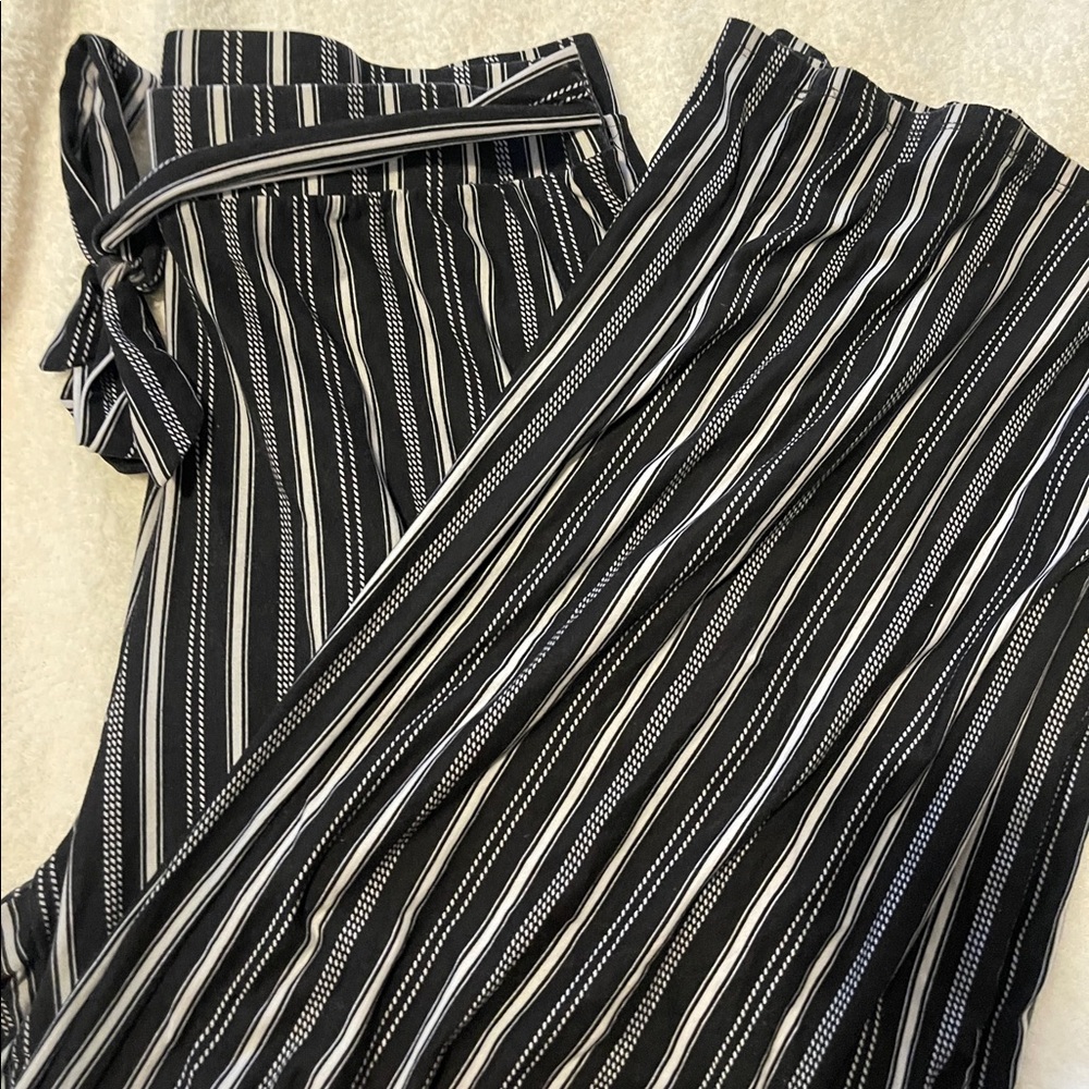 Wide Leg High waisted trouser